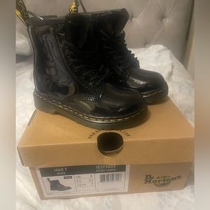 Dr martens toddler boots